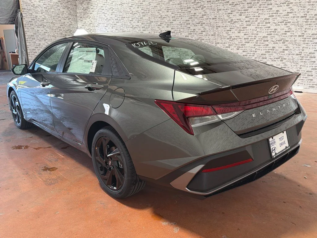 New 2026 Amazon Gray Hyundai SEL Sport Plus image 5