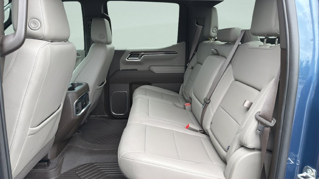 Used 2024 Blue Chevrolet LTZ image 27