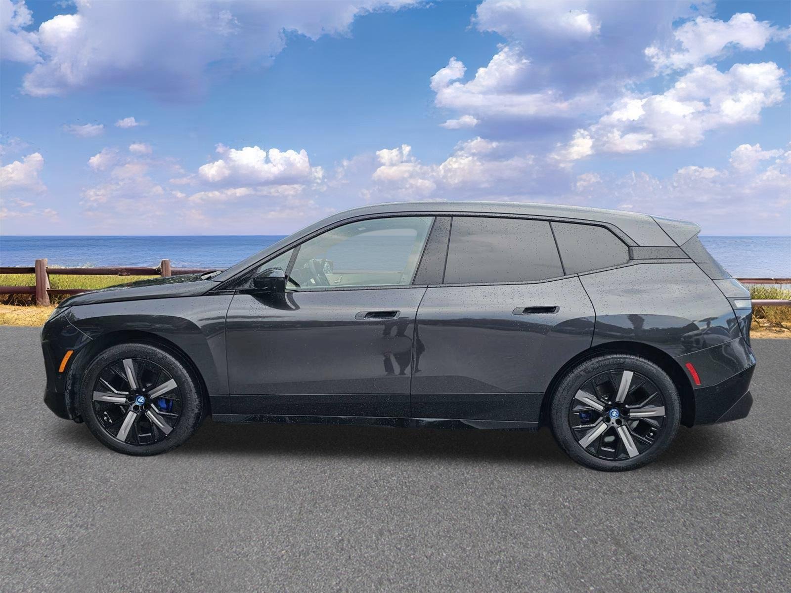 Used 2025 Dark Graphite Metallic BMW xDrive50 image 5