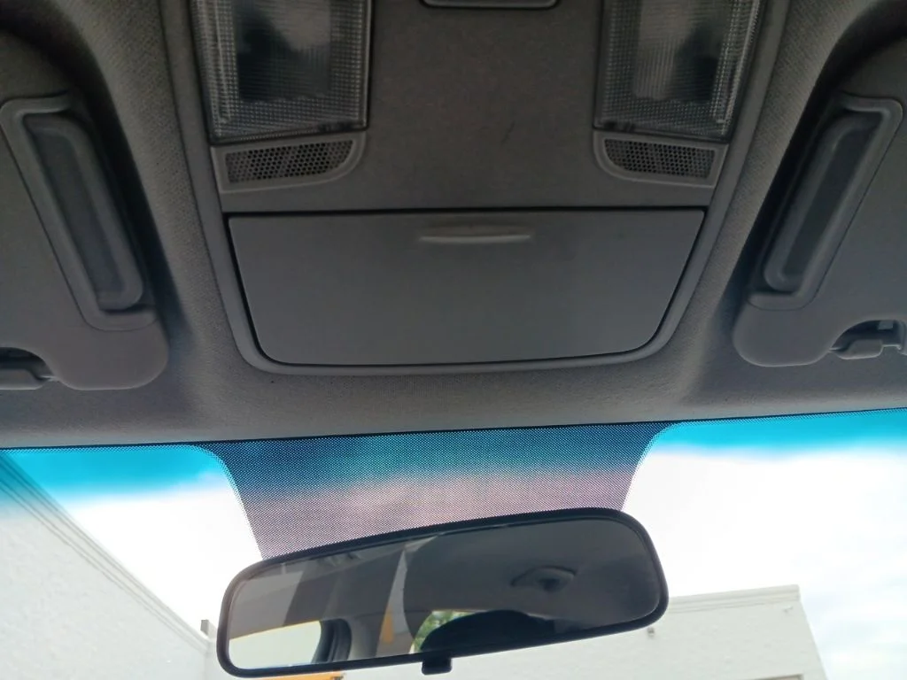 Used 2018 Electric Blue Metallic Hyundai Base image 19
