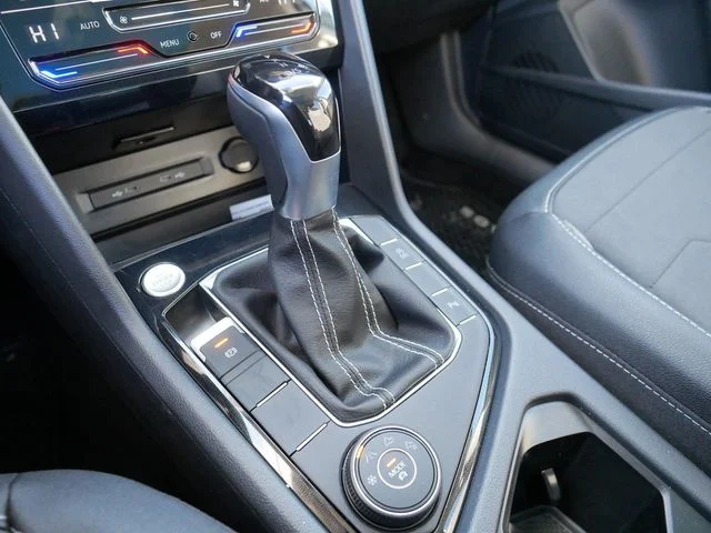 2026 Volkswagen Taos SE Black - Photo 11
