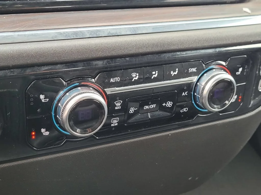2024 GMC Sierra 1500 SLT - Photo 19