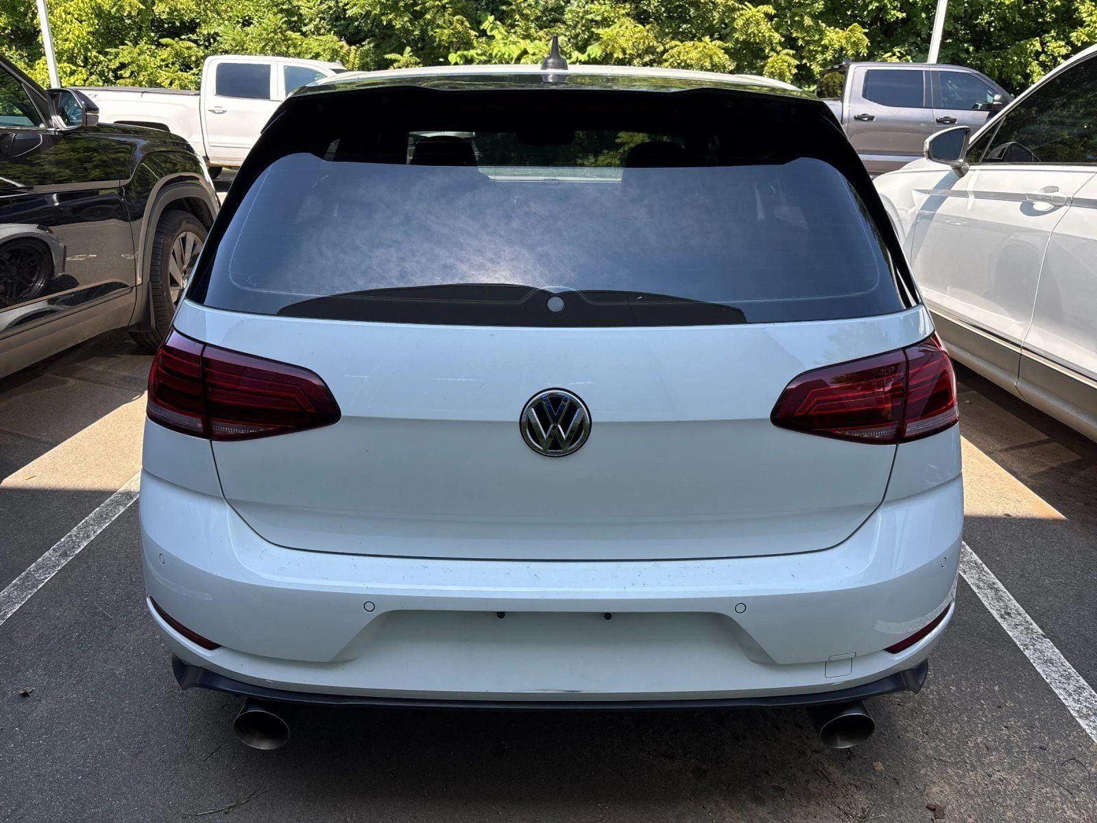 Used 2018 Pure White Volkswagen Autobahn image 4