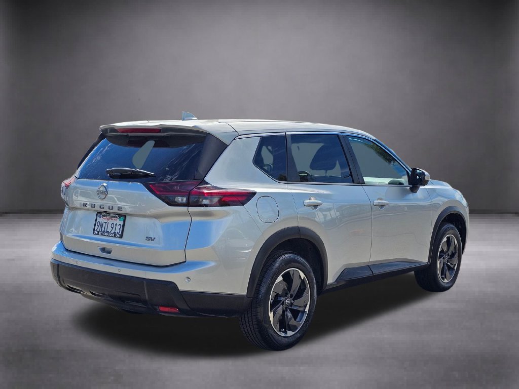 Used 2024 Silver Nissan SV image 9