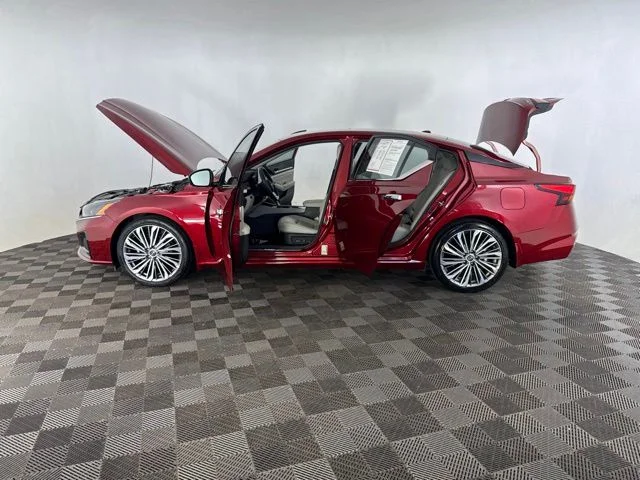 Used 2023 Red Nissan 2.5 SL image 15