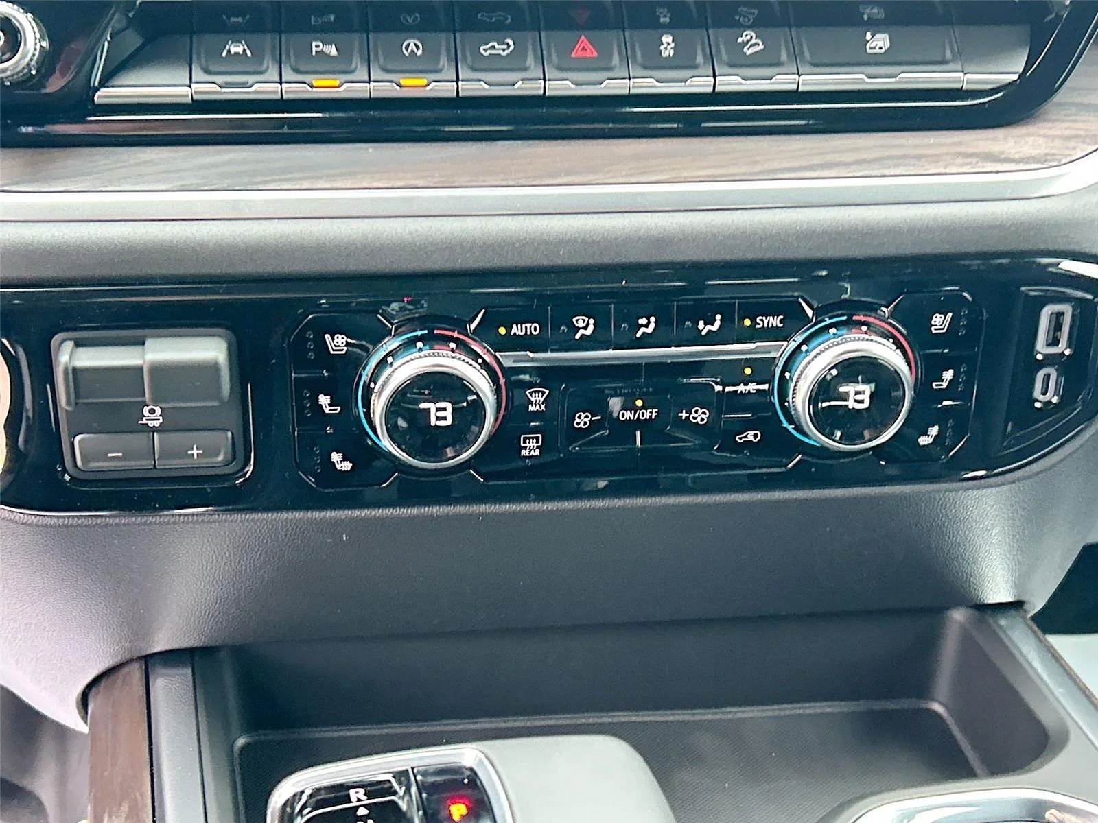 2026 GMC Sierra 1500 SLT - Photo 16