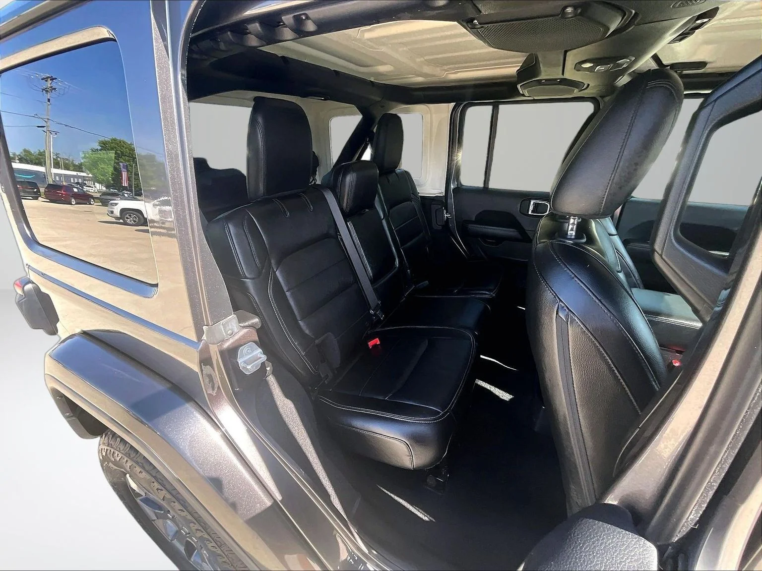 Used 2018 Gray Jeep Unlimited Sahara image 26