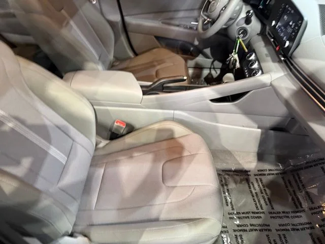 New 2026 Abyss Black Hyundai SE image 29