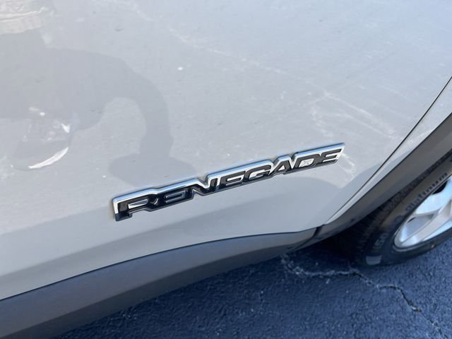 Used 2018 Glacier Metallic Jeep Latitude image 32