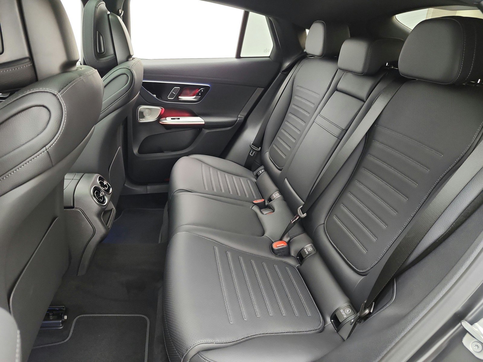 New 2026 MANUFAKTUR exclusive graphite grey magno Mercedes-Benz GLC 300 4MATIC® Coupe image 32