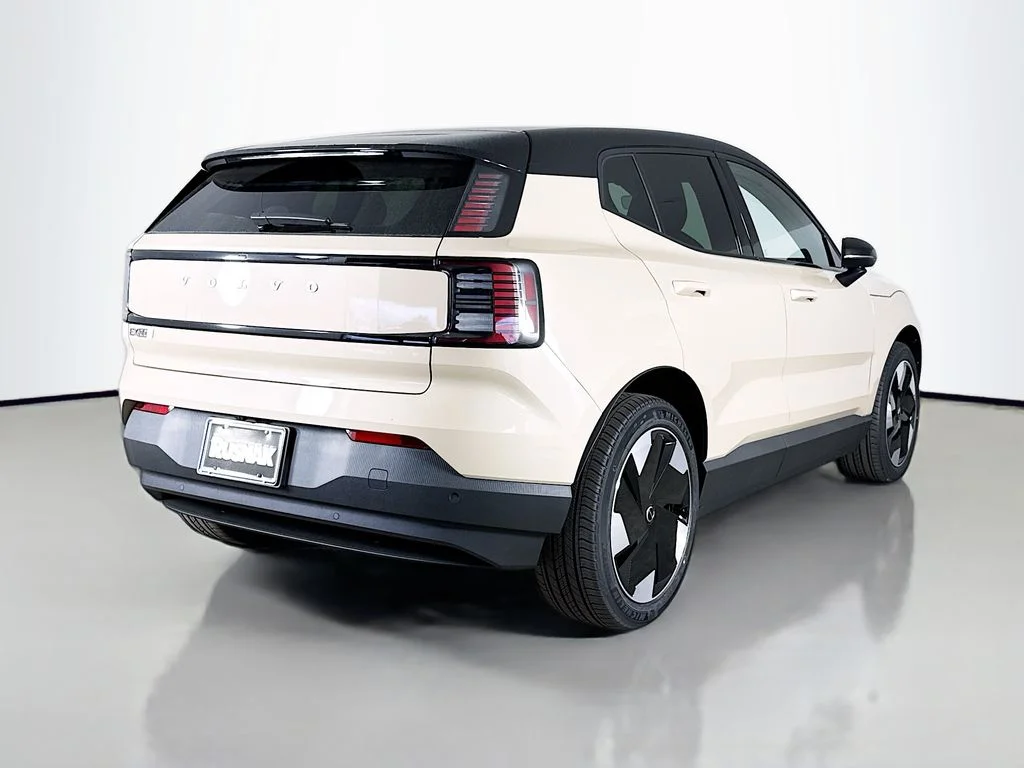 New 2026  Volvo Twin Motor Performance Plus image 7