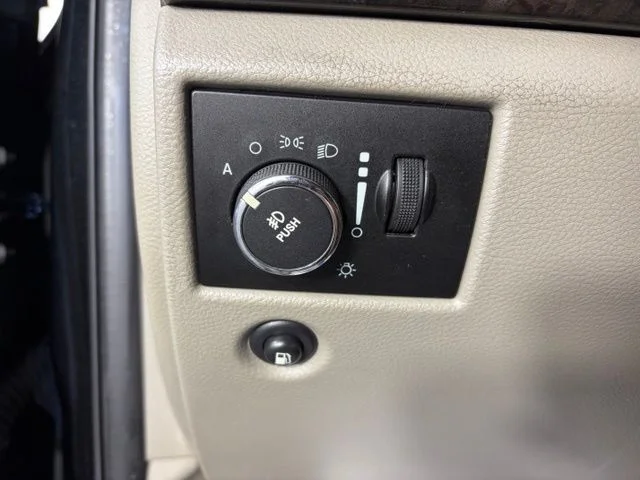 Used 2013 Black Jeep Laredo image 18