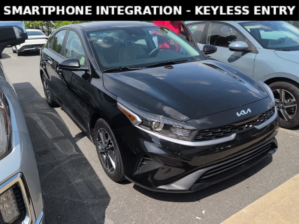 Used 2023 Aurora Black Kia LXS image 3