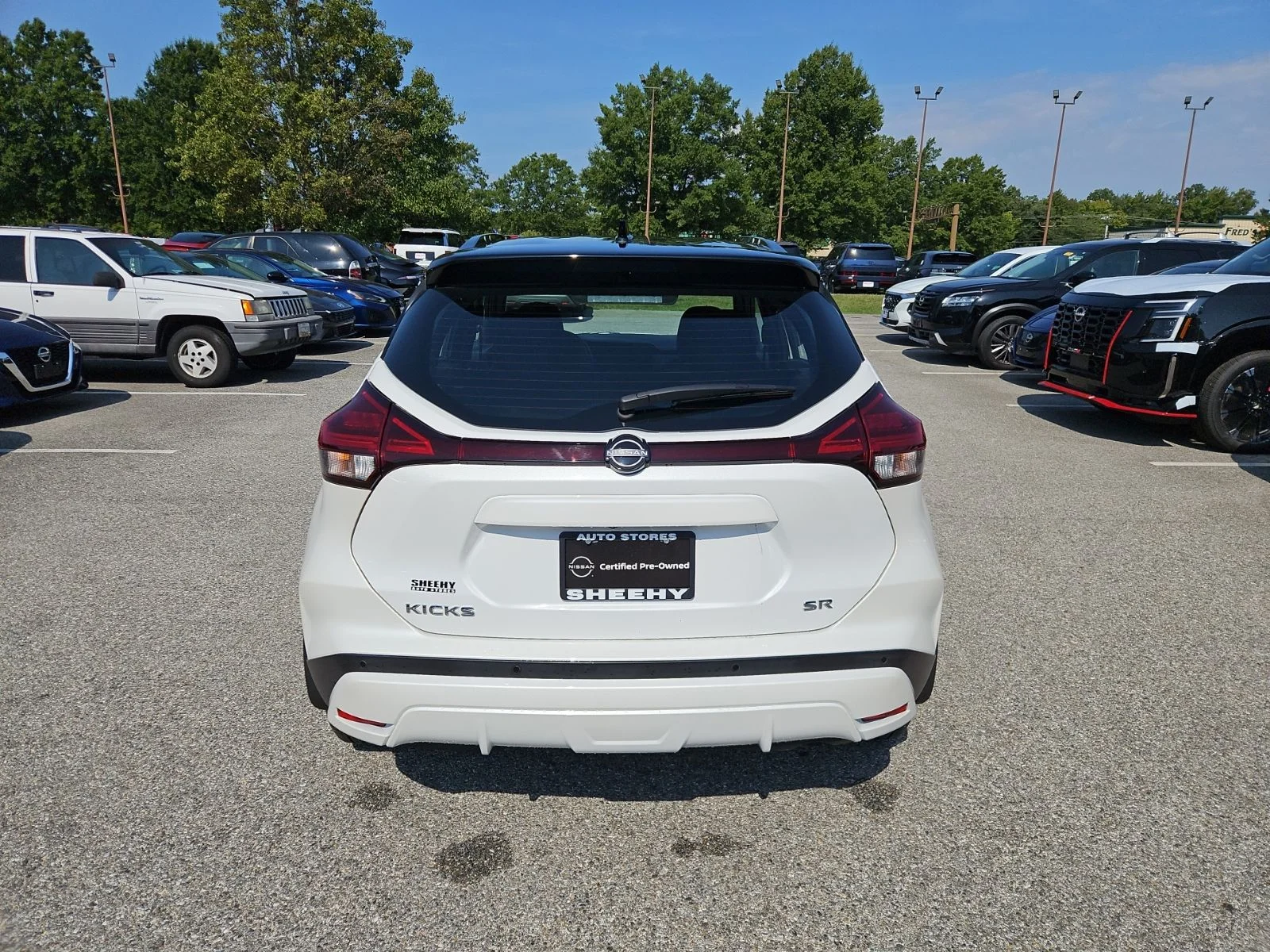 Used 2024 White Nissan SR image 4