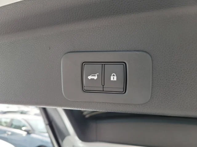 New 2026 Everest White Pearl TriCoat Nissan Platinum image 26
