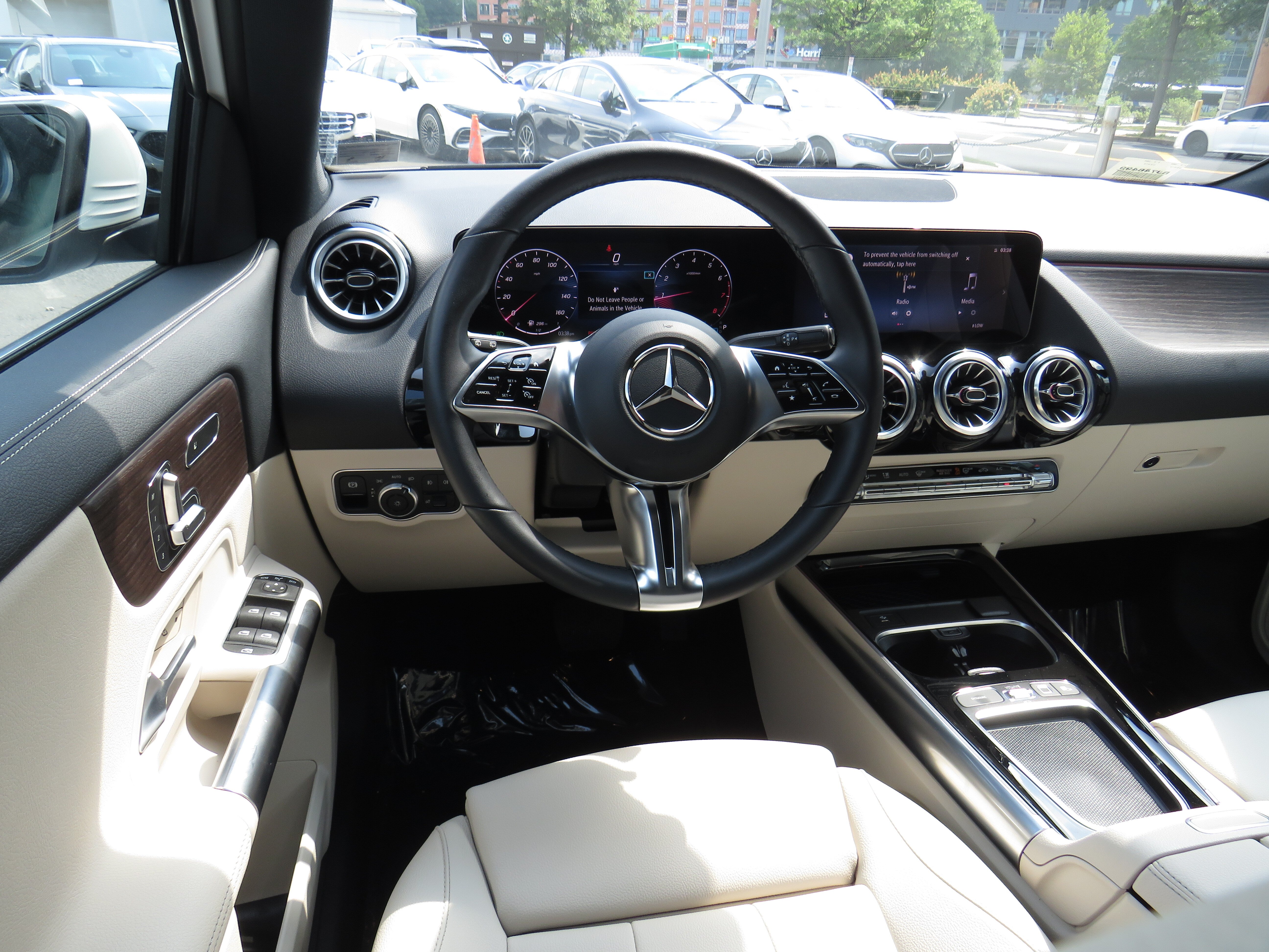 Used 2026 Polar White Mercedes-Benz GLA 250 4MATIC® image 9