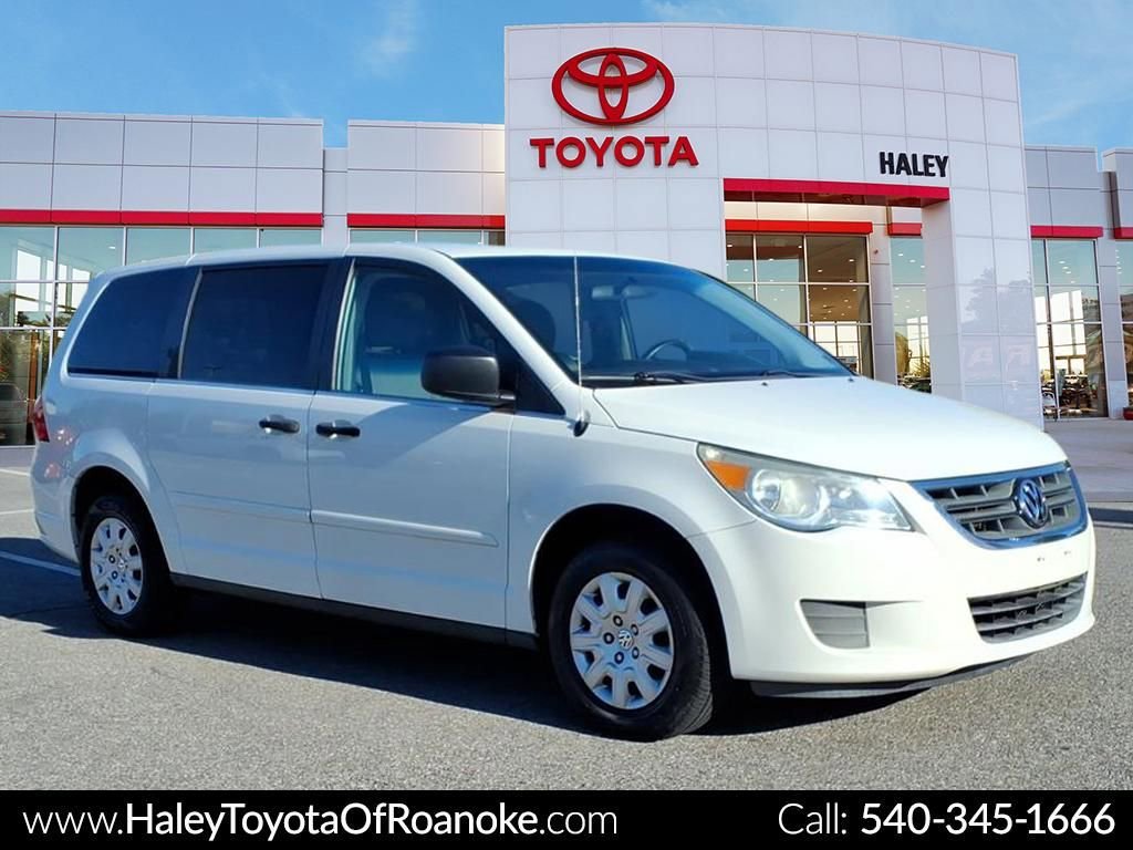 2010 Volkswagen Routan S