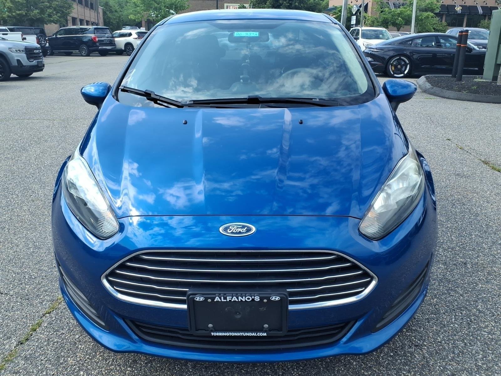 Used 2019 Lightning Blue Ford SE image 2