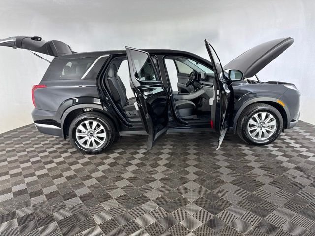 Certified Used 2025 Black Hyundai SE image 17