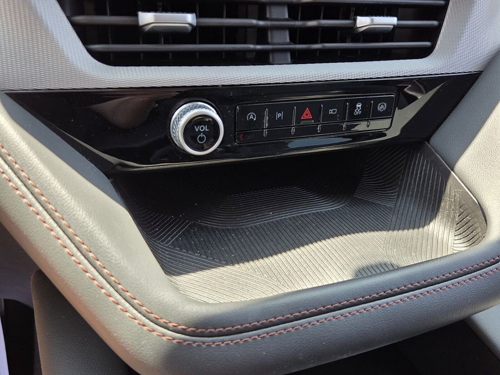 Used 2025 Black Ford Active image 22