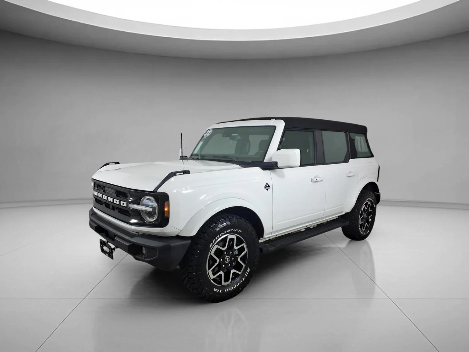 Used 2022 Oxford White Ford Outer Banks Advanced image 1