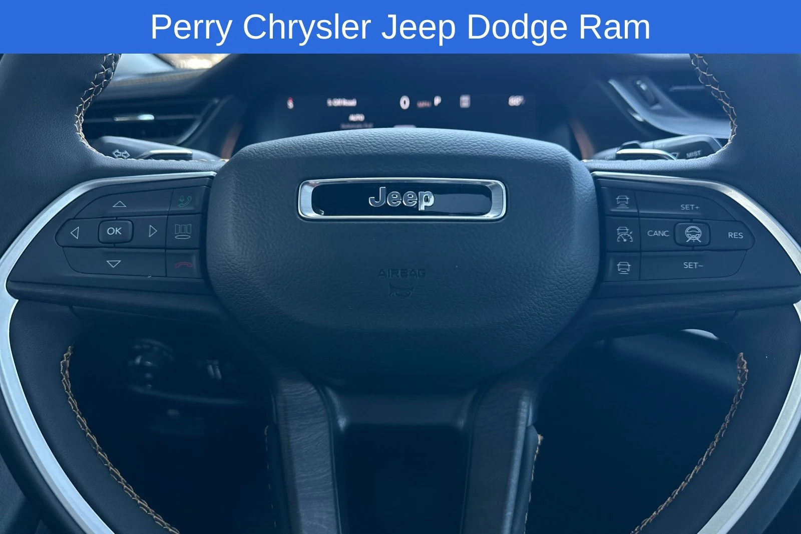 New 2026 Diamond Black Crystal Pearl-Coat Exterior Paint Jeep Limited image 21