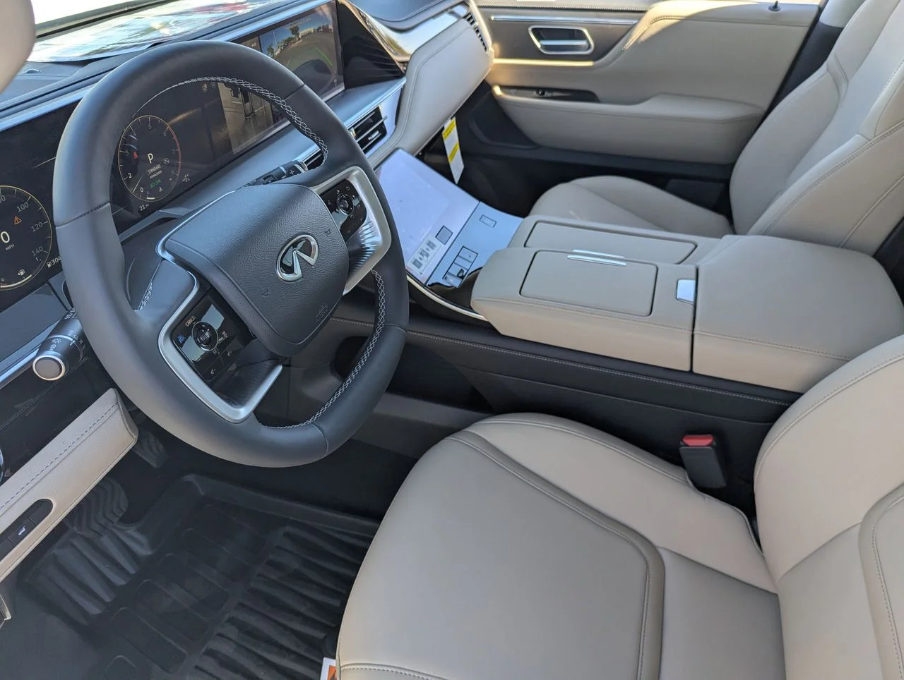 New 2026 RADIANT WHITE INFINITI Pure 4WD image 11