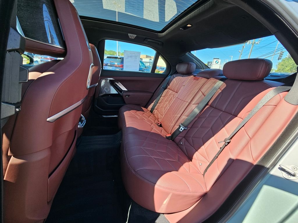 Certified Used 2025 Frozen Pure Grey Metallic BMW 760i xDrive image 22