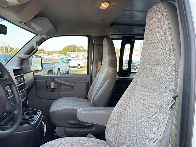 2025 Chevrolet Express Cargo Work Van - Photo 13