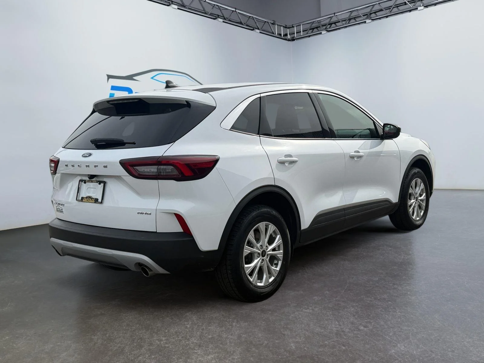 Used 2024 Oxford White Ford Active image 3