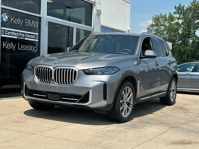 Certified Used 2025 Skyscraper Grey Metallic BMW xDrive40i image 3