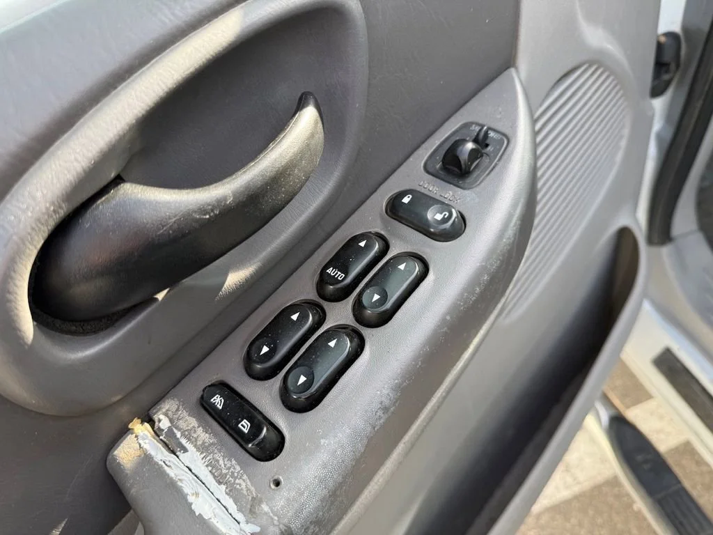 Used 2002  Ford King Ranch image 11