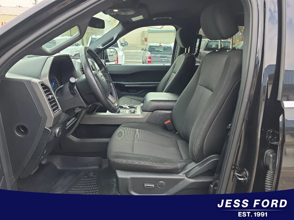 Used 2019 Agate Black Metallic Ford XLT image 9