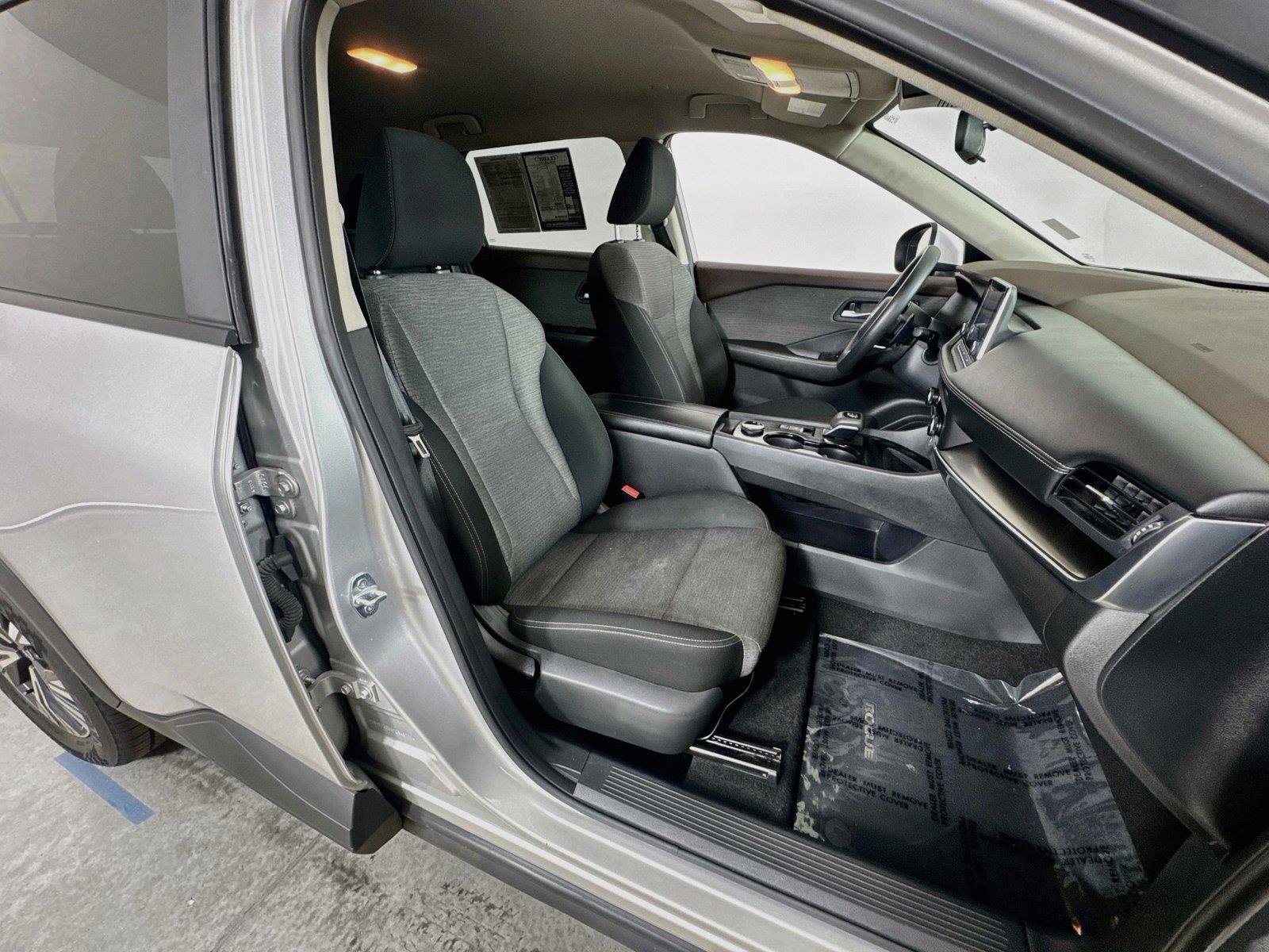 Used 2023 Super Black Nissan SV image 25