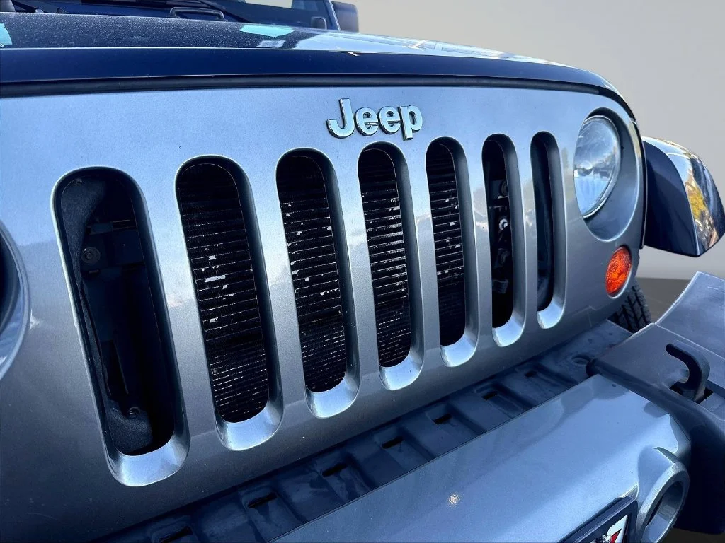 Used 2013 True Blue Pearlcoat Jeep Sport image 35