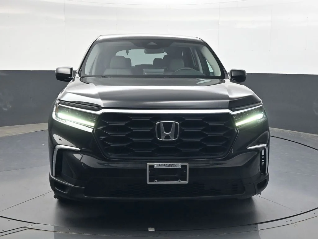 Used 2023 Crystal Black Pearl Honda LX image 9