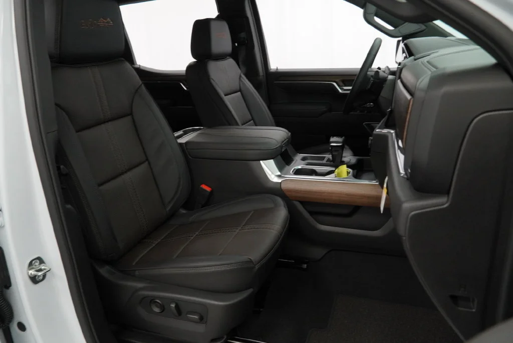 New 2026 Polar White Tricoat Chevrolet High Country image 29