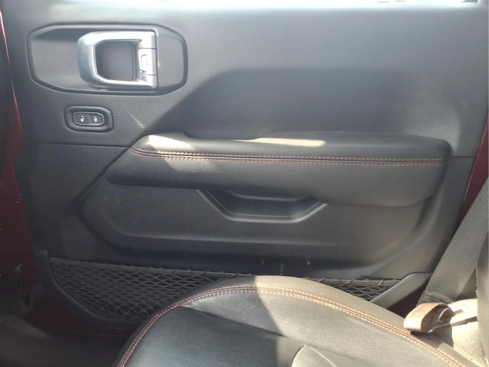 Used 2021 Snazzberry Pearlcoat Jeep Unlimited Rubicon image 27