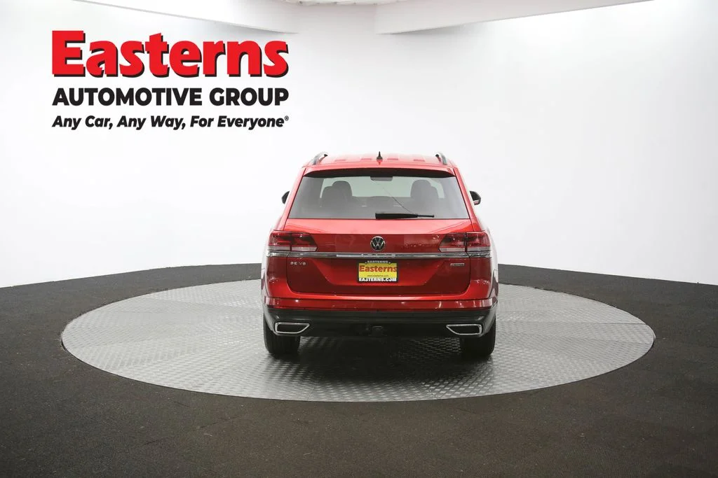 Used 2022 Red Volkswagen 3.6L V6 SE w/Technology image 33