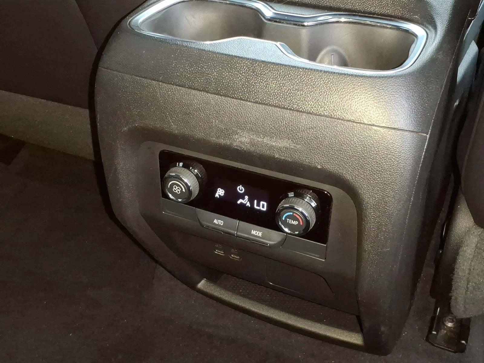 Used 2025 Summit White Chevrolet AWD LT image 20