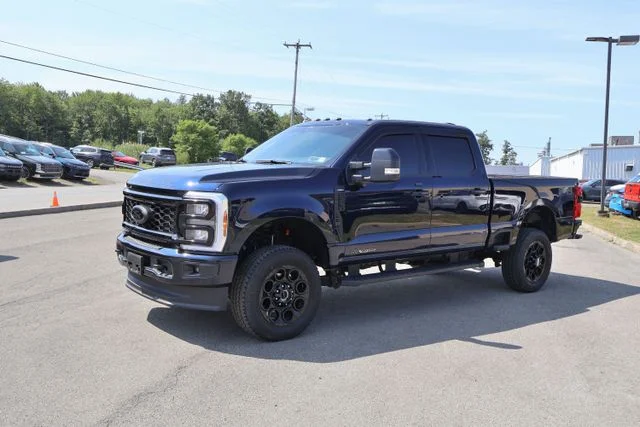 Used 2025 Blue Ford Lariat image 4