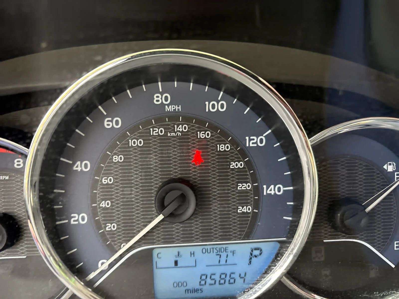 Used 2015 Super White Toyota LE image 9