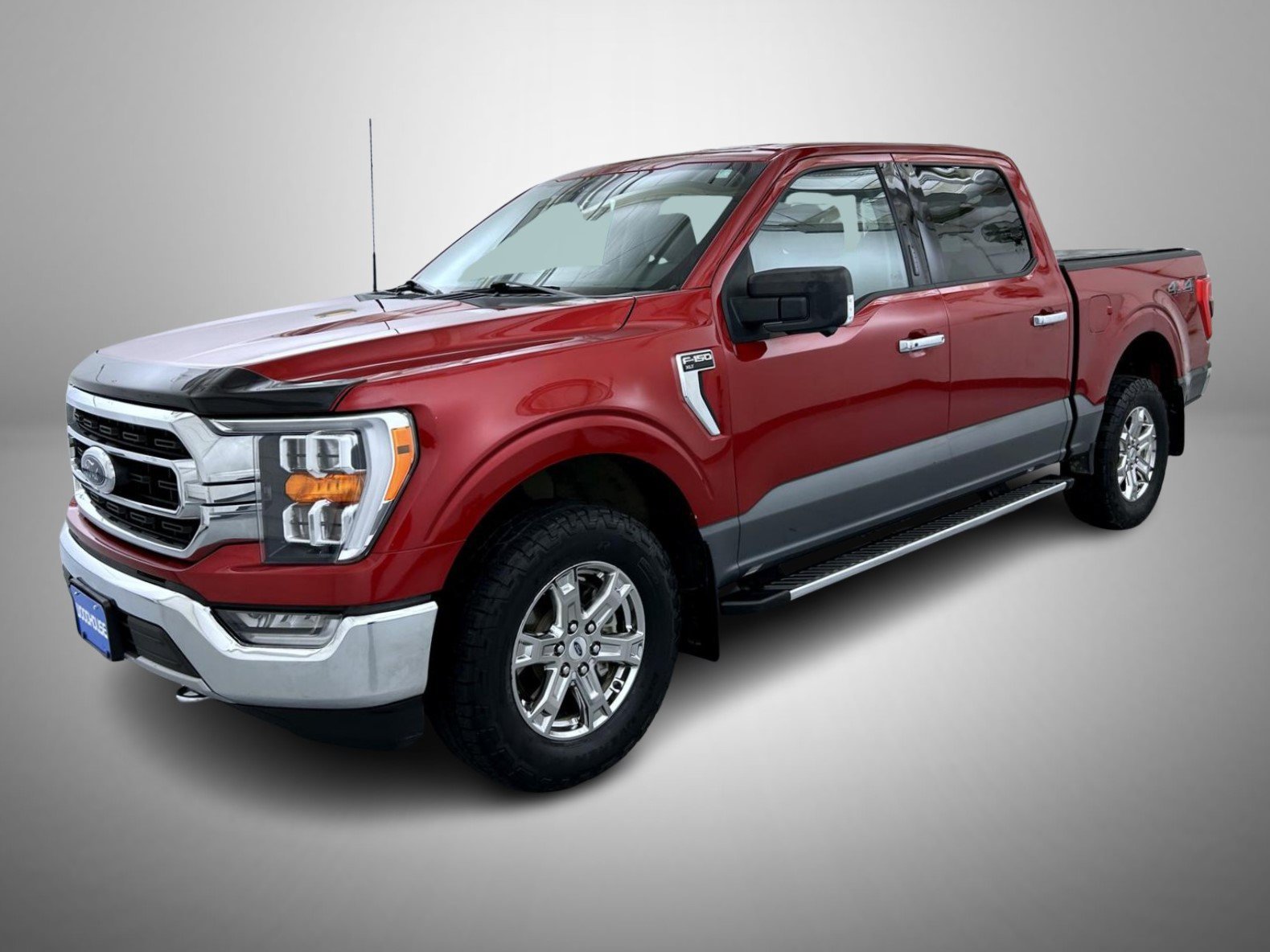Used 2021 Red Ford XLT image 1