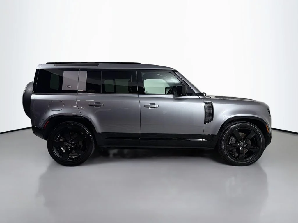 Certified Used 2024 Eiger Gray Metallic Land Rover X-Dynamic SE image 4