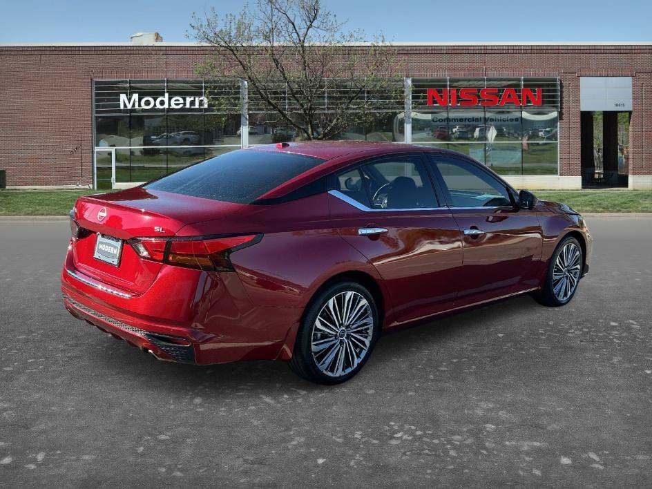 Used 2023 Scarlet Ember Tintcoat Nissan 2.5 SL image 4