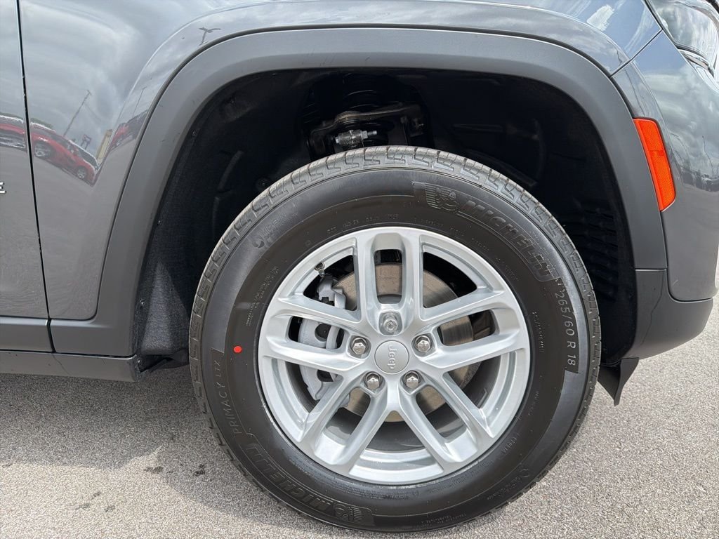 New 2026 Baltic Gray Metallic Clear-Coat Exterior Paint Jeep Laredo image 23