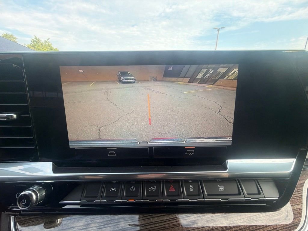 Used 2024 Silver GMC Elevation image 29