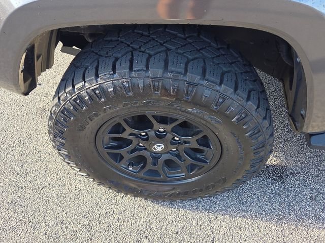 Used 2022 Gray Toyota SR5 image 18