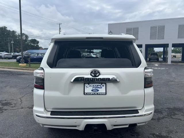 Certified Used 2018 Blizzard Pearl Toyota  image 6