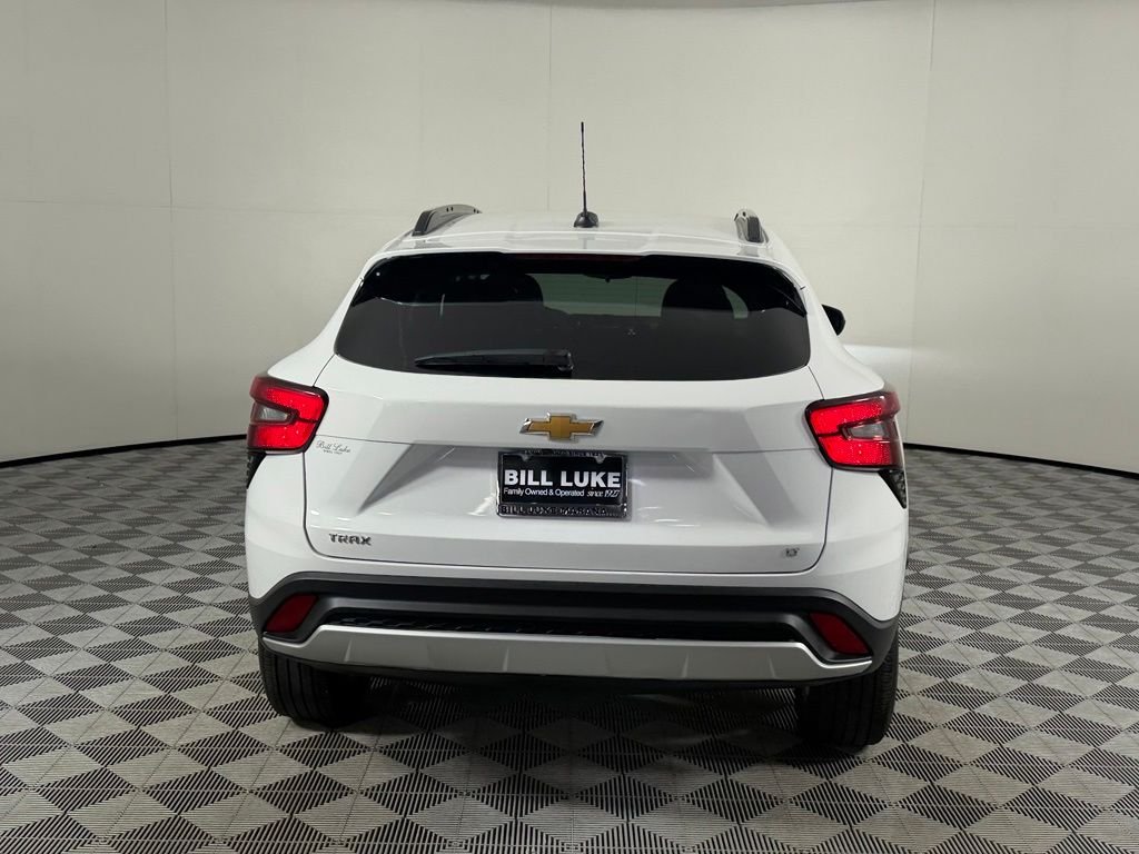 2025 Chevrolet Trax LT - Photo 9